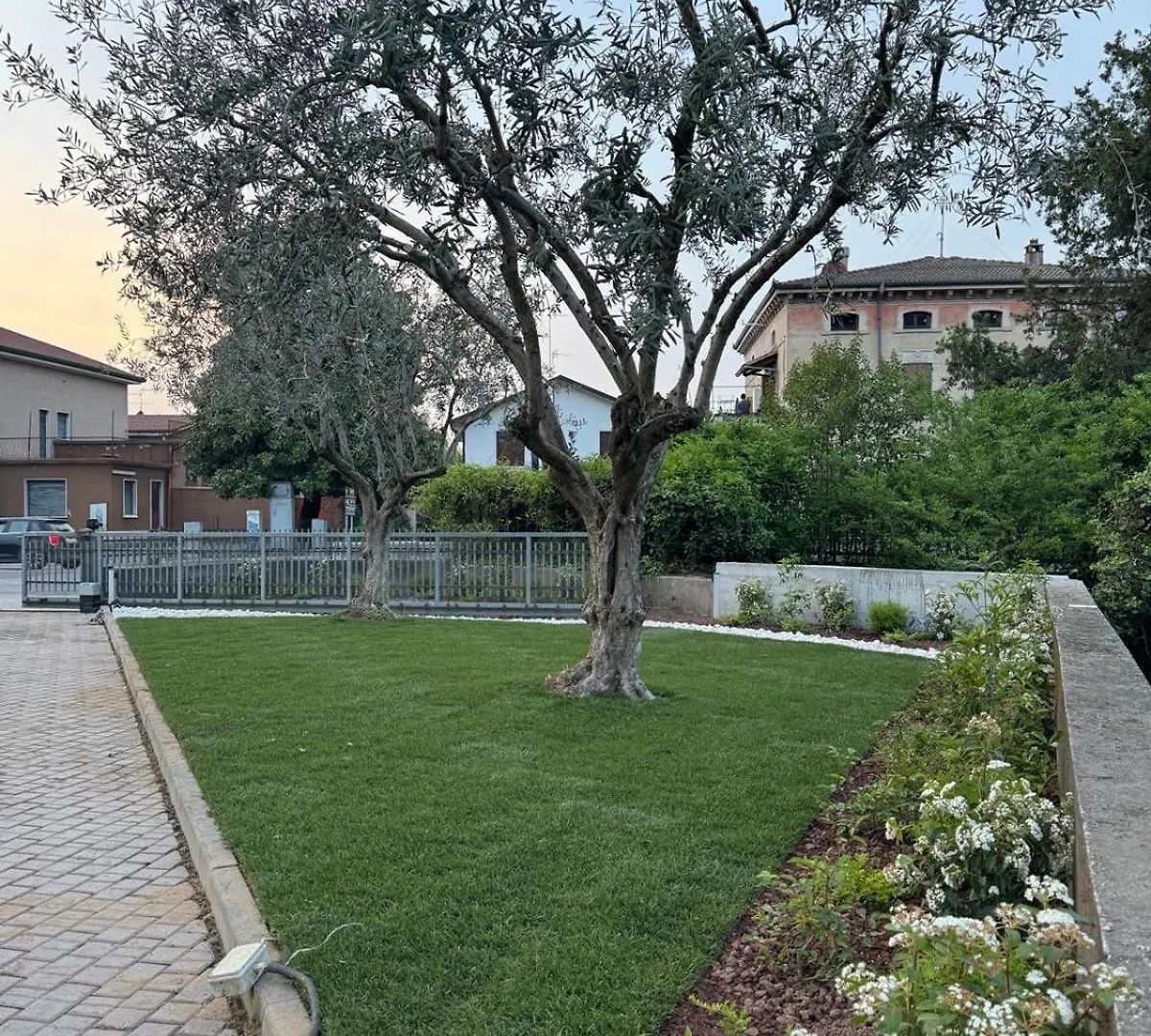 קסטלנואובו דל גארדה Hotel Dore 3*, קסטלנואובו דל גארדה