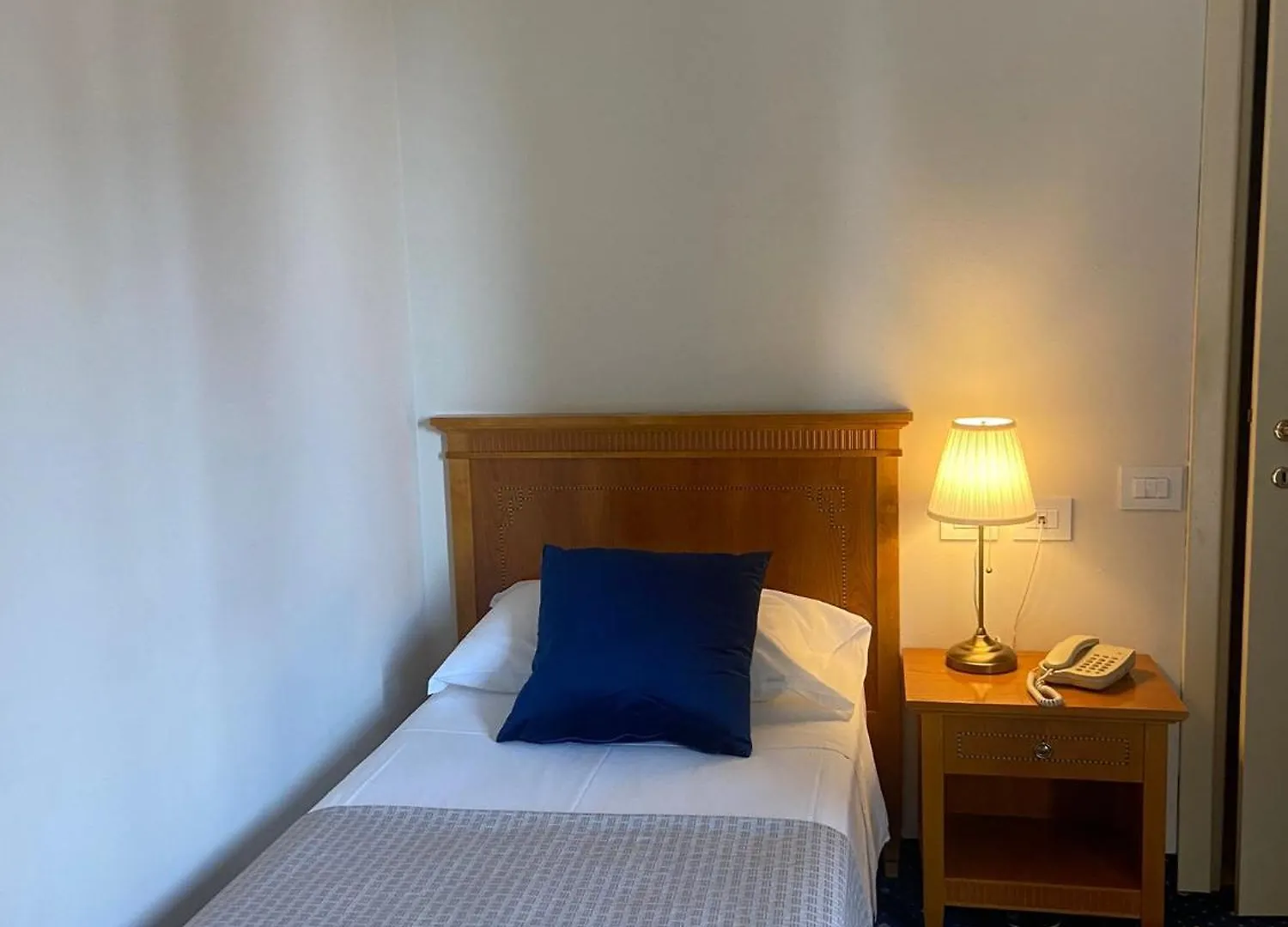 קסטלנואובו דל גארדה Hotel Dore
