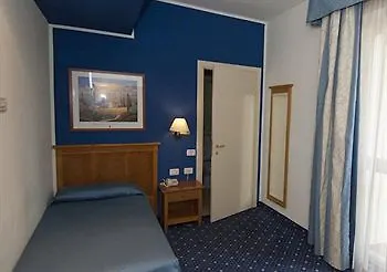 Hotel Dore Кастельнуово-дель-Гарда
