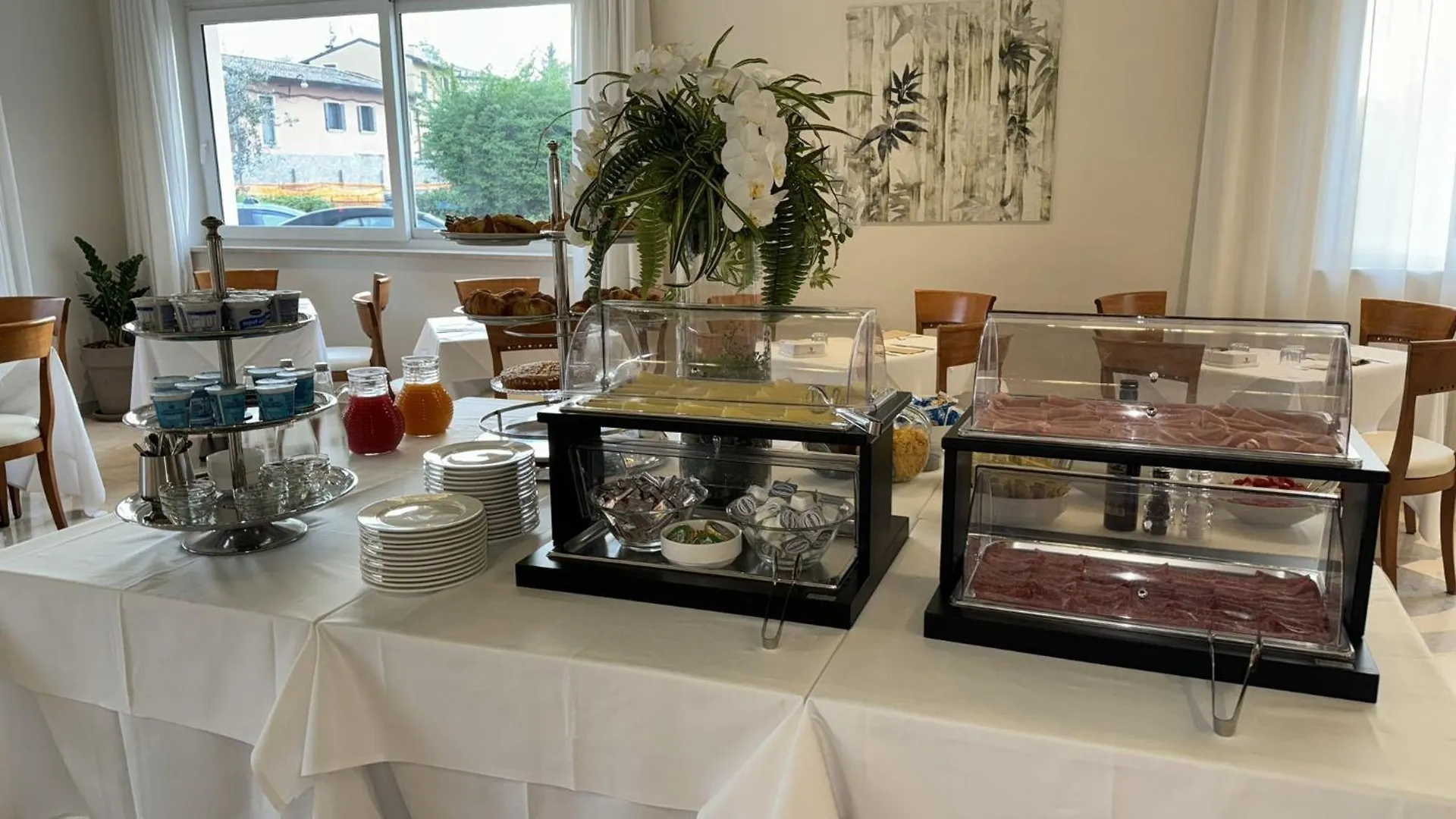 ***  Hotel Dore Castelnuovo del Garda Italy